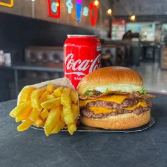Big Smash Tasty + lata Coca normal & Fritas + R$ 19,99 leve outro burger