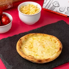 Esfiha De Quatro Queijos (Parmesão)