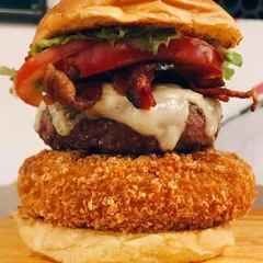 BURGUER VEGÊ LARIQUEIJO