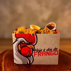 Balde de Frango Frito Pequeno + Molho BBQ + Molho Golden