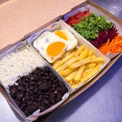 2 Ovos Fritos + Batata Frita + Arroz e Feijão + Salada