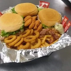 3 X-salada+fritas C/ Bacon+anel de Cebola+nuggts+mogi 2 Litros.