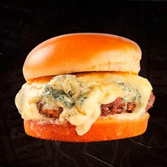 Burger Quatro queijos de Picanha e uma explosão de queijo