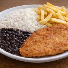 Frango à Milanesa com Arroz Branco, Feijão e Batata