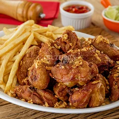 Frango a passarinho + batata frita