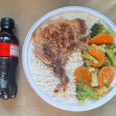 Bisteca & Legumes + Coca Zero Pet + R$ 18,99 leve outra marmitex