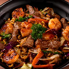 Yakisoba | Surf & Turf | Camarão e File Mignon