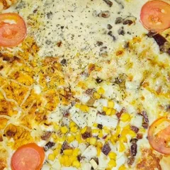 Pizza G 35cm: Strogonoff de Filé + Frango com Catupiry + Bacon + havaiana