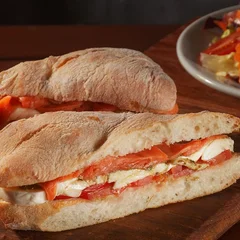 Sanduiche Itanhangá |  Sanduiche de Salmão Defumado com Mussarela de Búfala