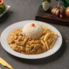 Strogonoff de Carne (Serve 1 Pessoa)