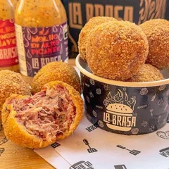 Bolinho De Costela Com Catupiry