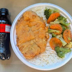 Frango Empanado & Legumes + Coca Zero Pet + R$ 18,99 leve outra marmitex