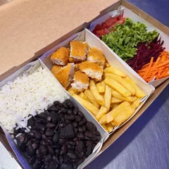 Filé de Frango Empanado + Fritas + Arroz e Feijão + Salada