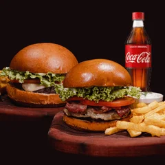 2 Lanches + Batata + Coca 600ml