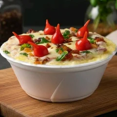 Batata Recheada Carne Seca ao Molho Branco