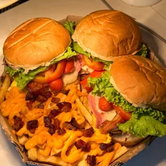 Triozão: 3x Tudo + Batata recheada.