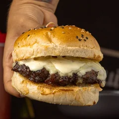 Taurus Burguer (Queijo mussarela e maionese especial)