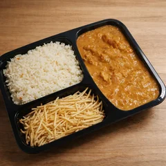 Executiva de Strogonoff de Frango com Arroz e Batata Palha