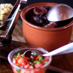 PORÇÃO FEIJOADA P 400gr com torresmo