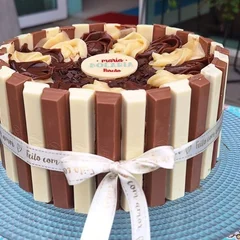 Bolo Kitkat ( preparo 2 horas)