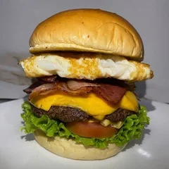 Burguer egg bacon salada