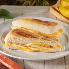 Sanduíche | Queijo Quente + Coca Cola Lata