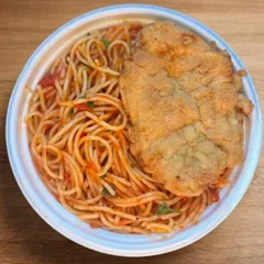 Marmita de Espaguete + Frango Empanado (Serve bem 1 Pessoa)
