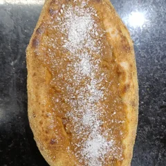 Pide Banana Caramelizada com doce de leite