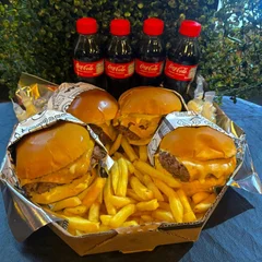 Combo 4 X-Burguer + Fritas + 4 Coca pet