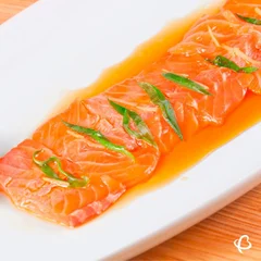 Carpaccio de Salmão com 12 unidades
