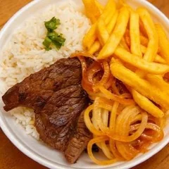 Bife acebolado 