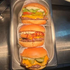 Trio de Classicos do Barão  (3 burger por um Precinho camarada)