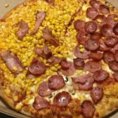 Pizza Grande 1/2 Calabresa 1/2 Corne Bacon