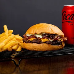 Combo Cuzco (Burger + batata + refri)