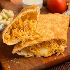 Pastel de Frango com Bacon e Catupiri