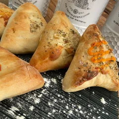 Esfiha de Peito de Peru 