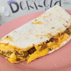 TAPIOCA CARNE LOUCA C/ PALMITO E QUEIJO 