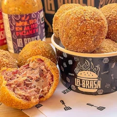 Bolinho De Carne Seca Com Catupiry