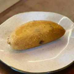 Risoles de queijo e presunto