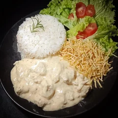 Strogonoff de frango Cremoso Kza9