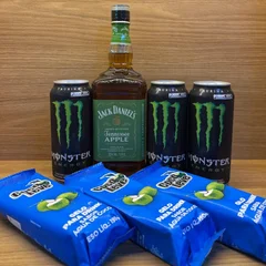 COMBO JACK APPLE 1L + 3 MONSTER 473ML + 3 GELO  DE COCO 200ML 