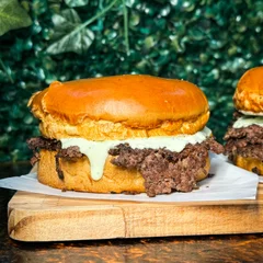 PCQ - CLÁSSICO SMASH: 70G, CHEDDAR E MARSIONESE CASEIRA