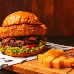 Burger La Queso Plaza - Burger de Costela + Queijo Empandado( Mais vendidos)