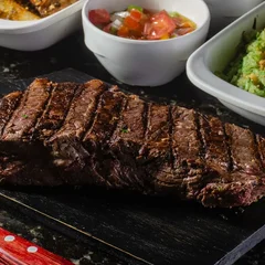 Coração da Alcatra | Para 2 Pessoas | 2 Acompanhamentos + Guarnição