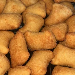 Coxinha de queijo e presunto