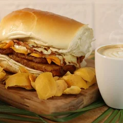 Combo - X-Caboquinho + Café com Leite