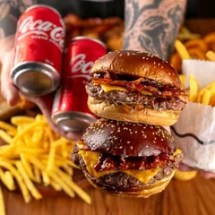 Combo 2 Smash Bacon 90g Cada+ 2 Bebidas Latas 350ml+ 2 Porções Fritas