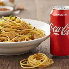 Macarrão Alho e Óleo + Coca Cola Lata