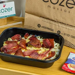 Massa ao Molho com Bacon em Cubos