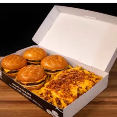 Caixa Família, Combo! - 4 Burgers + Fritas com Cheddar e Bacon